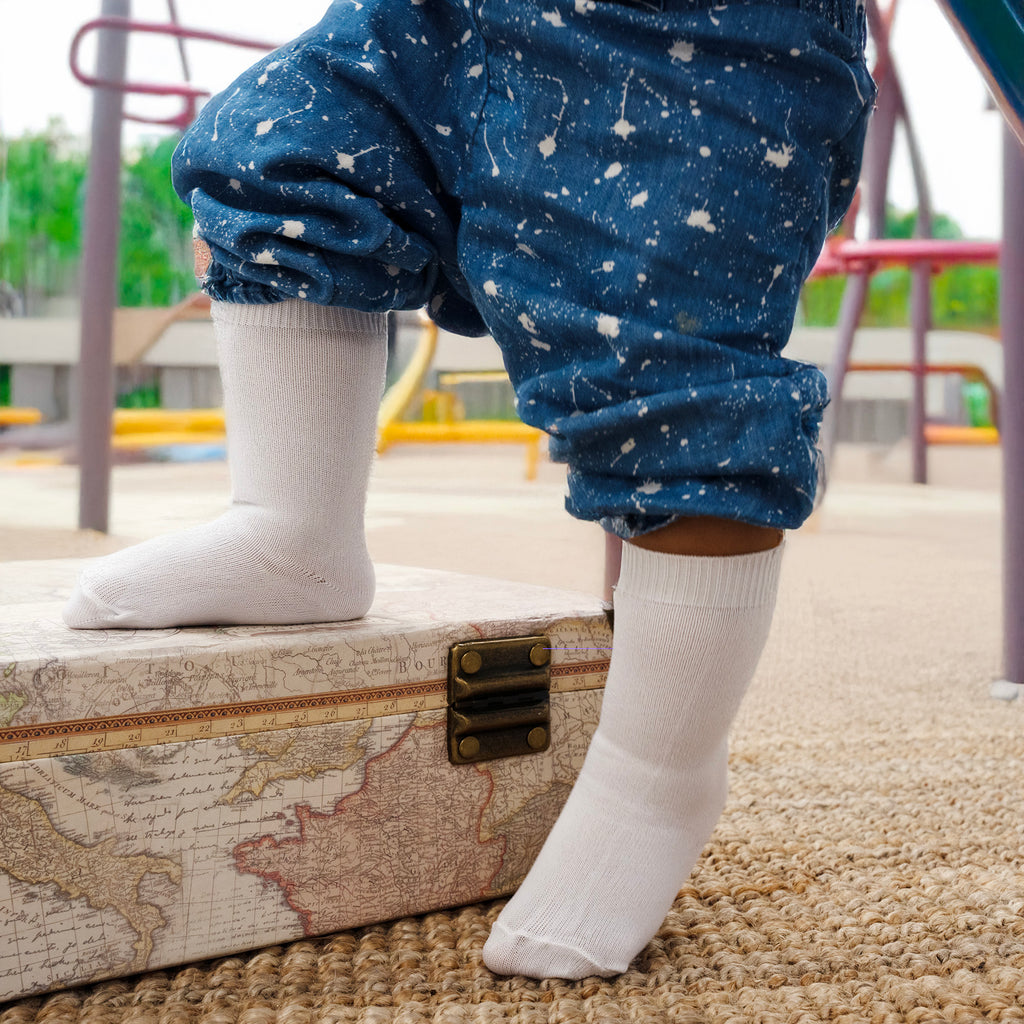 Baby Flat Knit Nylon Knee High Socks – Style: 220B